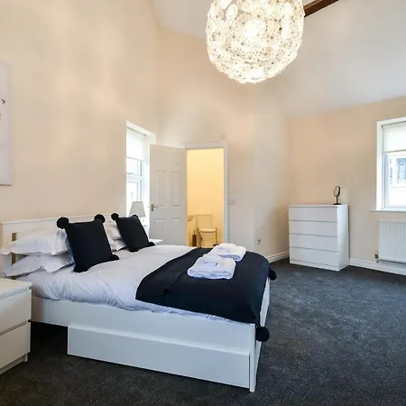 Holiday home The Ascot -free On Site Parking